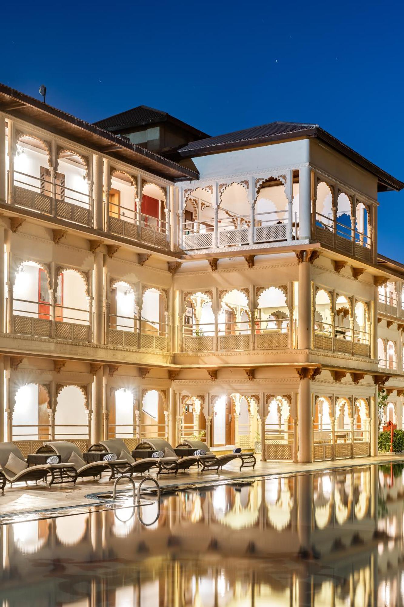 Holiday Resort & Spa A Unit Of S Poddar Group Gāndhīdhām Exterior foto